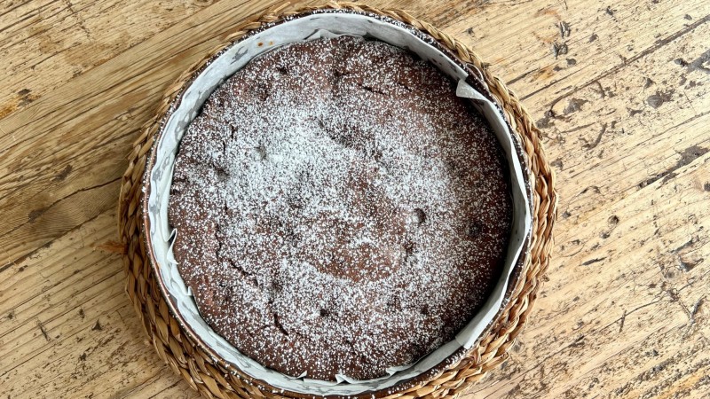 Tarta de chocolate con cerezas