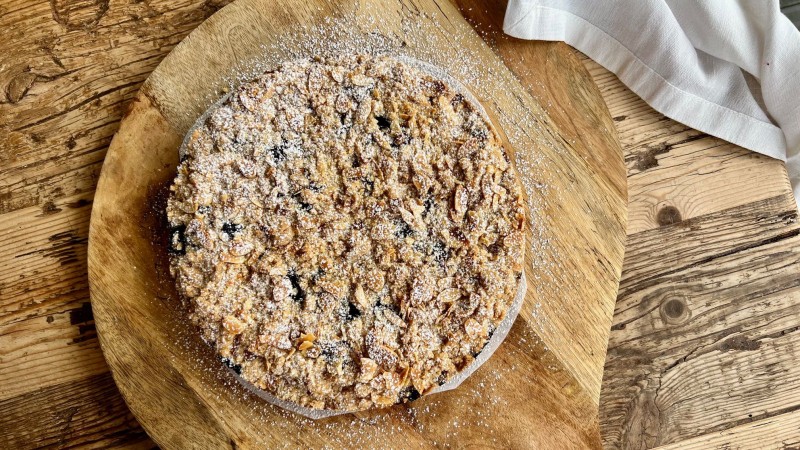 Receta de Crumble con Bizcocho de Limón y Yogur con Arándanos