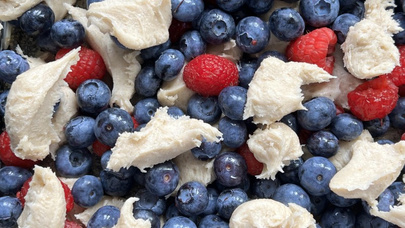 Cobbler de frutos rojos